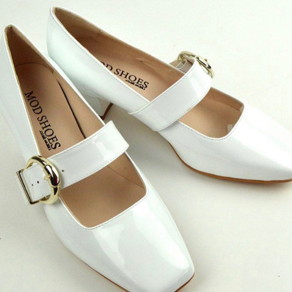 White Patent Leather Shoe – Mary Jane 60s Style